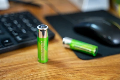 2000mAh 18650 लिथियम बैटरी